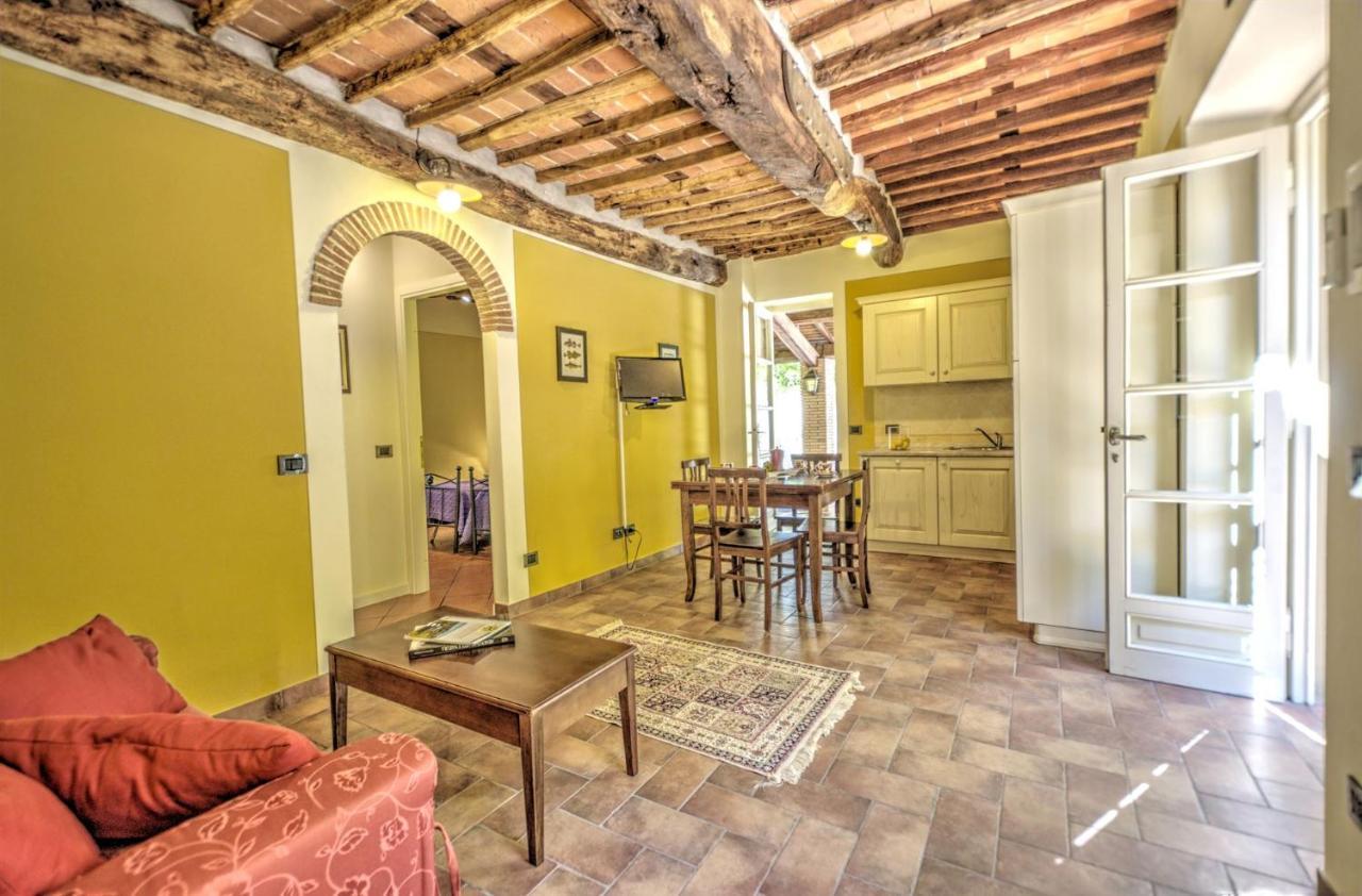 Lucca Cycling Holidays Il Tiglio Rooms SantʼAndrea di Compito Extérieur photo