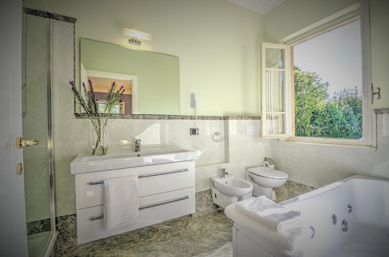 Lucca Cycling Holidays Il Tiglio Rooms SantʼAndrea di Compito Extérieur photo